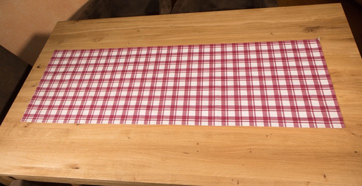 Kariert rot-weiß, 1,36x0,46 m