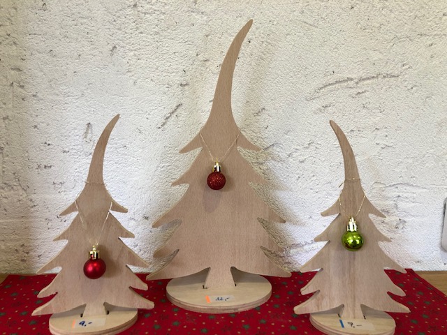 Tannenbäume aus Holz