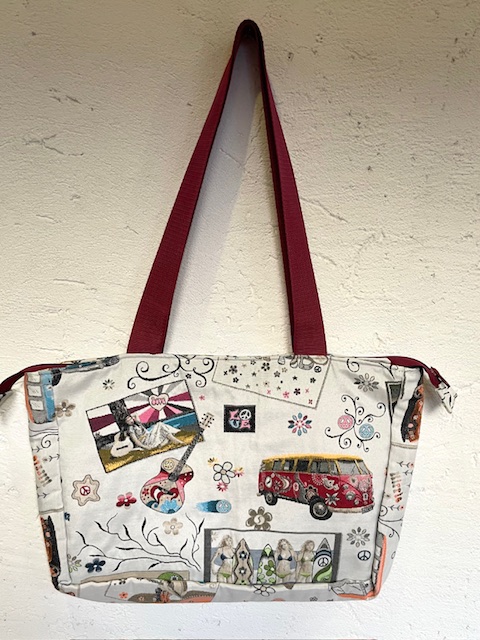 Tasche mit Reißverschluss Bulli-Motiv